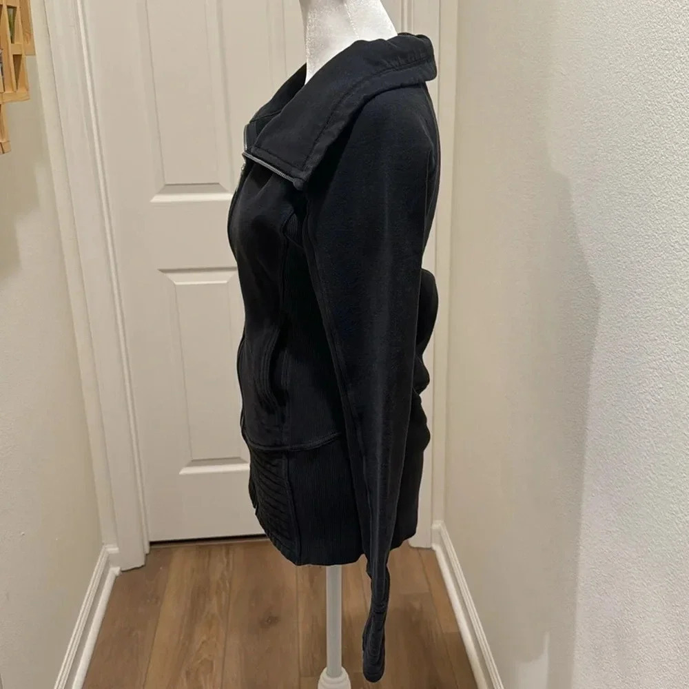 Lululemon black radiant jacket II womens 6 thumbholes full zip - Picture 6 of 16
